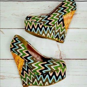 Brand new shoe dazzle Fran chevron wedge size 9